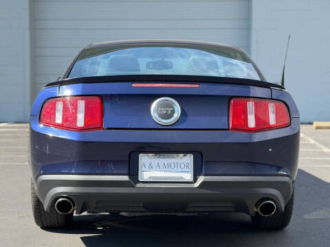 2011 Ford Mustang GT Premium