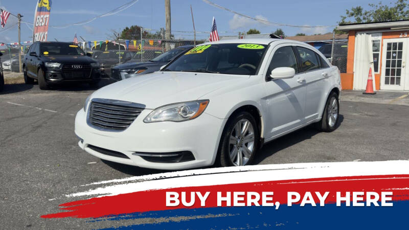 2013 Chrysler 200 LX's photo