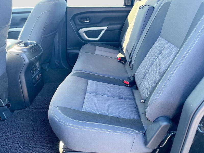 2024 Nissan Titan SV