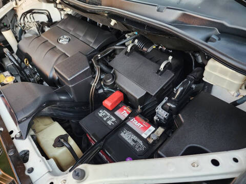 2013 Toyota Sienna LE 8-Passenger