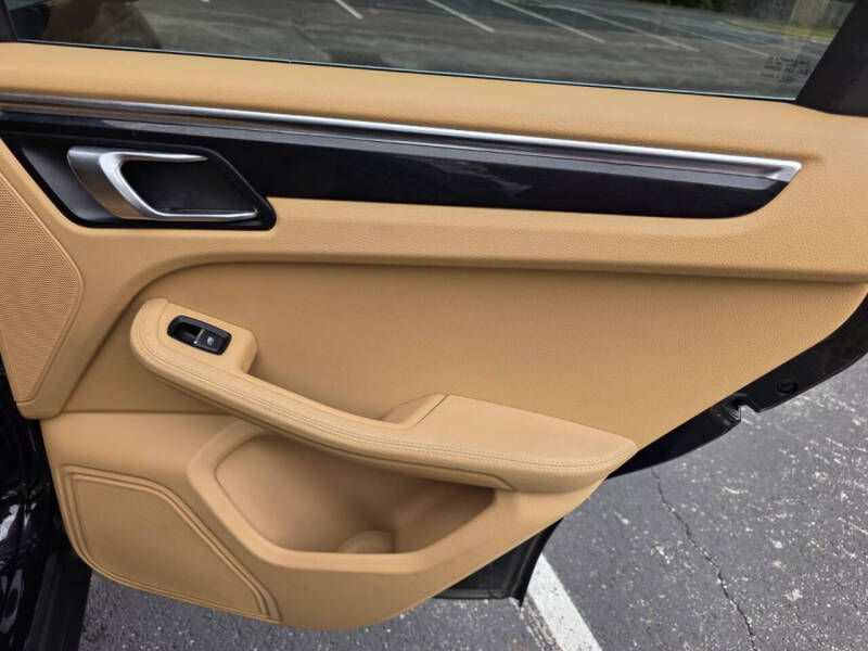 2015 Porsche Macan S