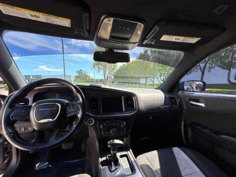 2017 Dodge Charger SXT