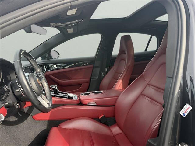 2018 Porsche Panamera 4