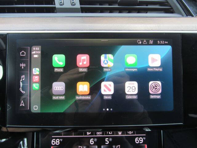 2019 Audi e-tron quattro Prestige