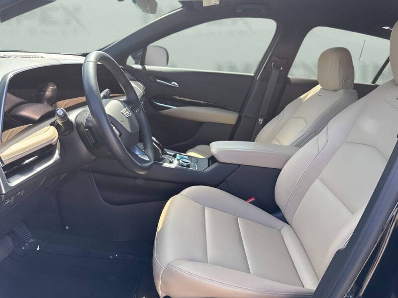 2024 Cadillac XT4 Luxury