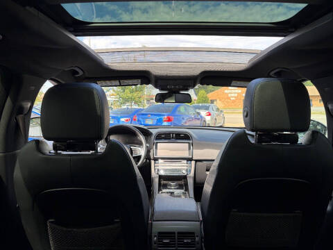 2018 Jaguar F-PACE S