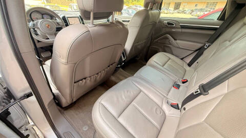 2011 Porsche Cayenne S Hybrid