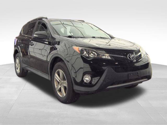 2015 Toyota RAV4 XLE photo 1