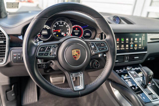 2022 Porsche Cayenne 24