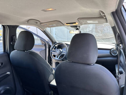 2020 Nissan Kicks SR