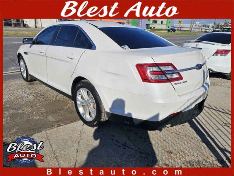 2014 Ford Taurus SEL