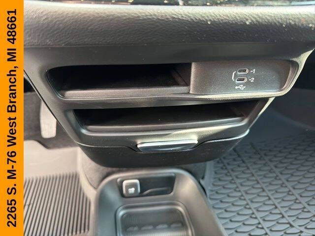2026 Chrysler Voyager LX