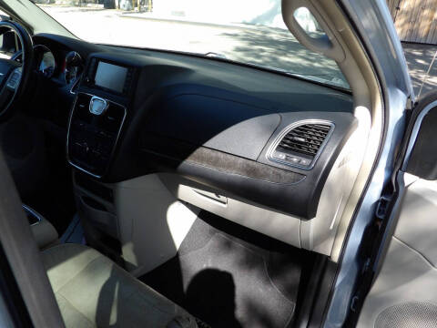 2012 Chrysler Town and Country Limited