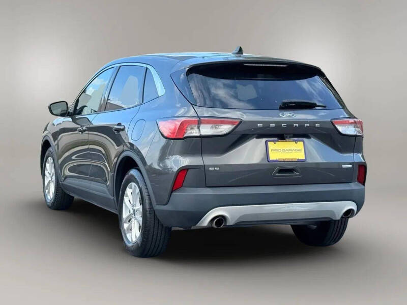 2020 Ford Escape SE
