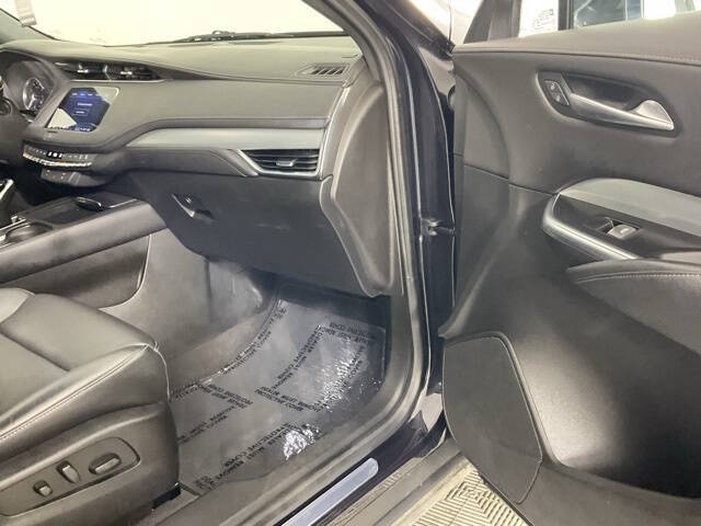 2023 Cadillac XT4 Premium Luxury