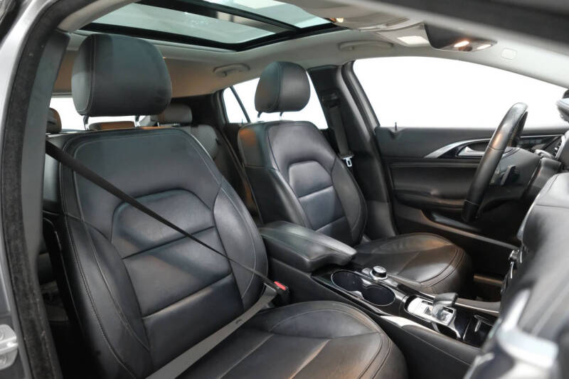 2017 Infiniti QX30 Premium