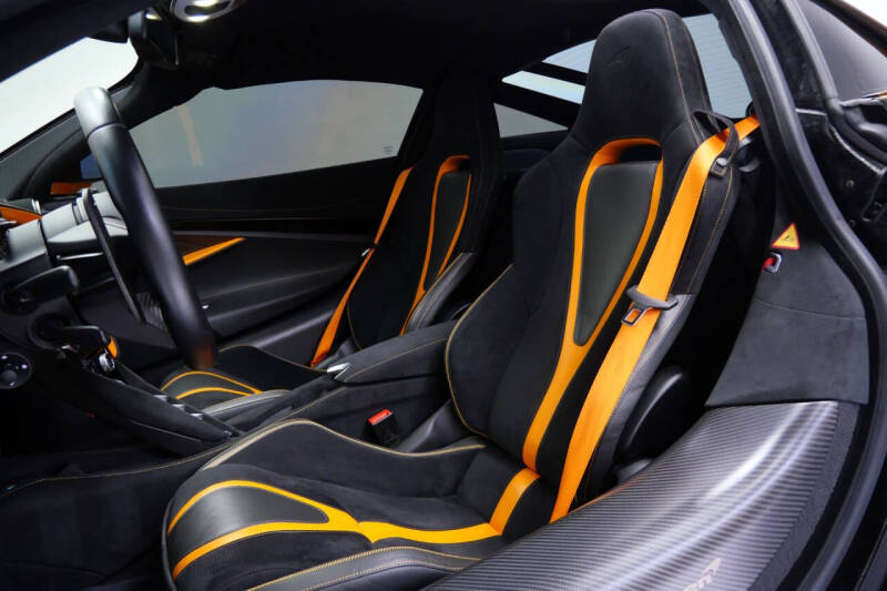 2022 McLaren 720S Performance