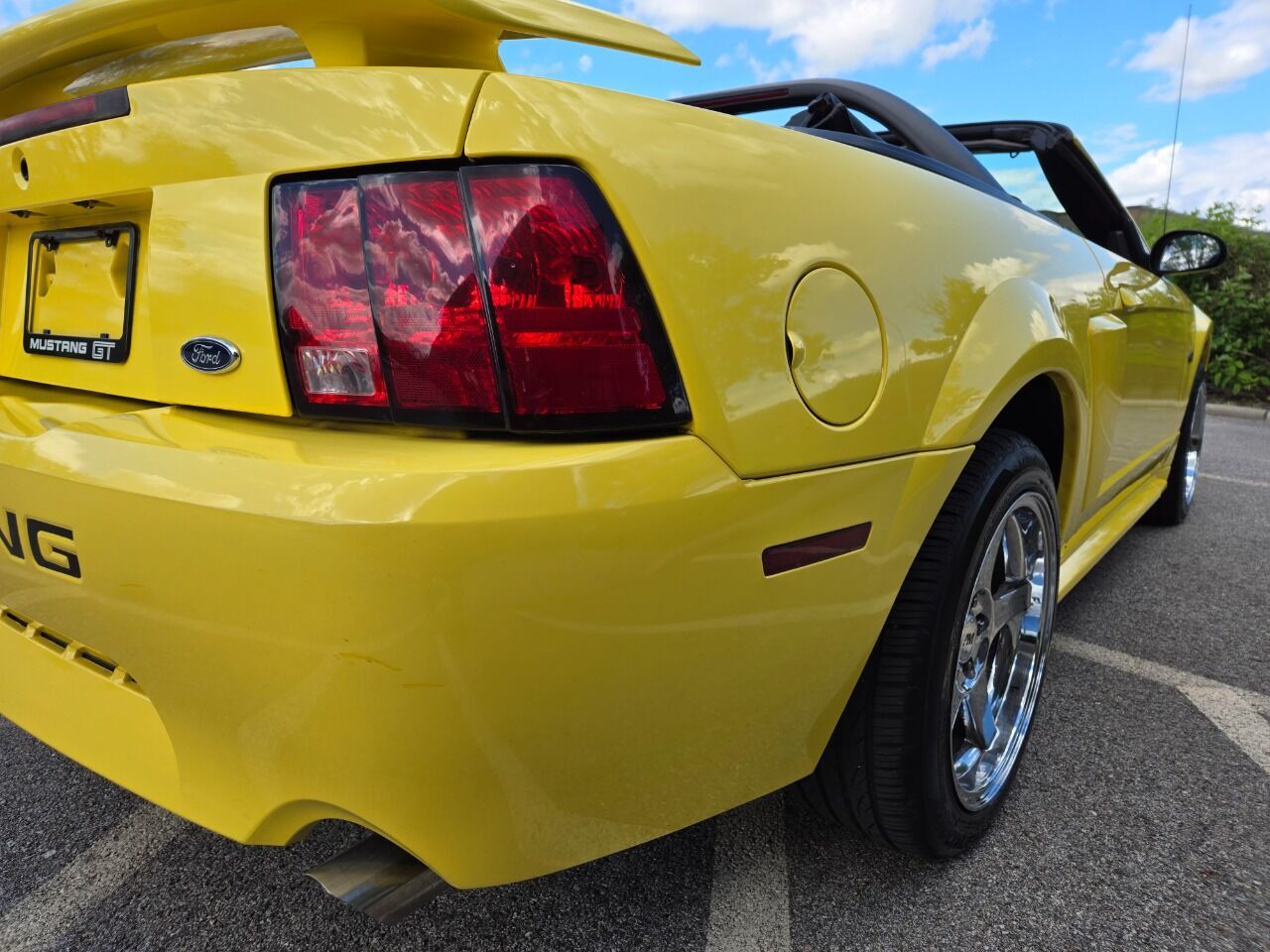 2001 Ford Mustang 35