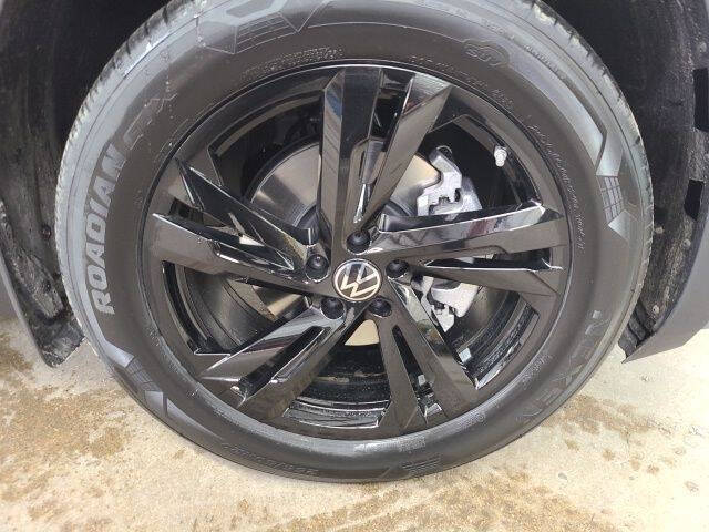 2026 Volkswagen Atlas Cross Sport SEL R-Line Black 4Motion