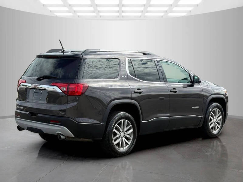 2017 GMC Acadia SLE-2