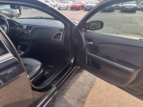 2013 Chrysler 200 Limited