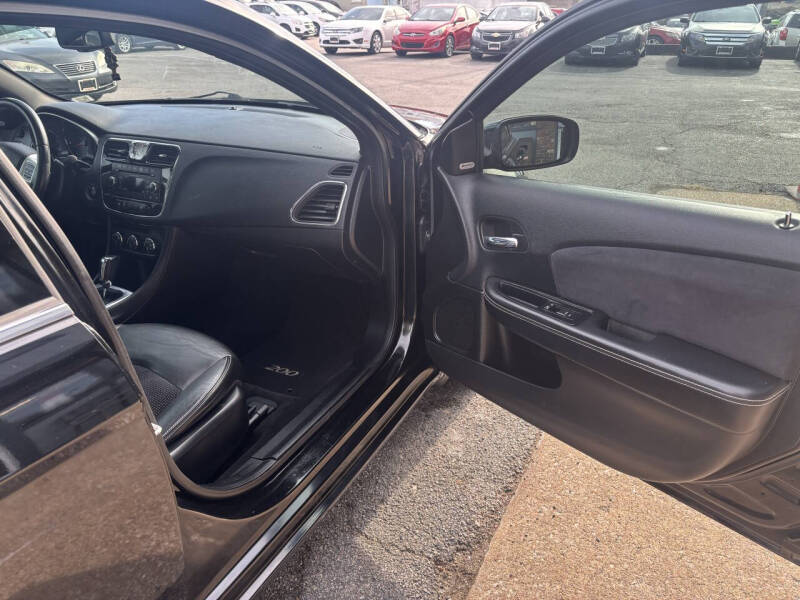 2013 Chrysler 200 Limited