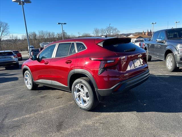 2025 Chevrolet Trax LS