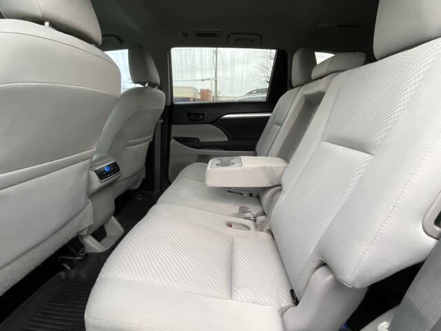 2019 Toyota Highlander LE