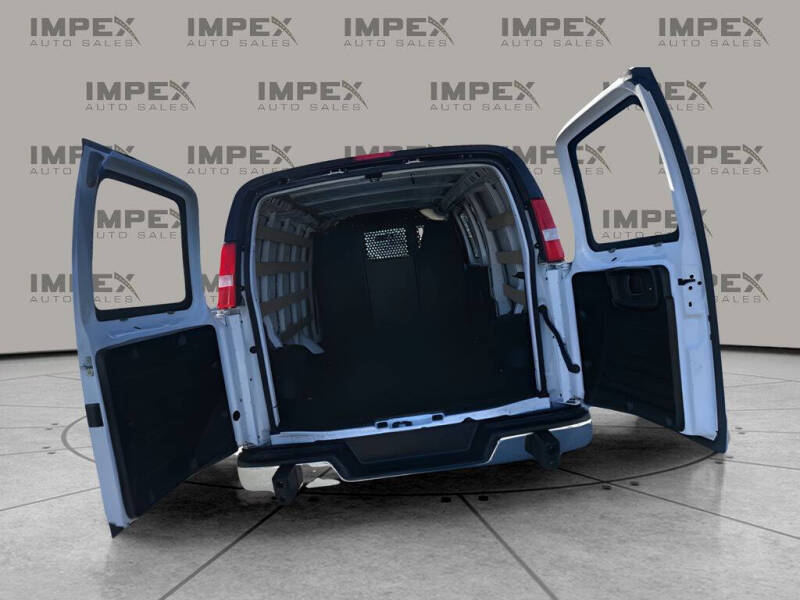 2024 Chevrolet Express 2500