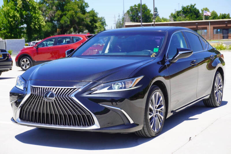 2021 Lexus ES 350's photo