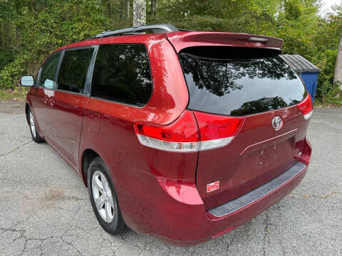 2012 Toyota Sienna LE 8-Passenger