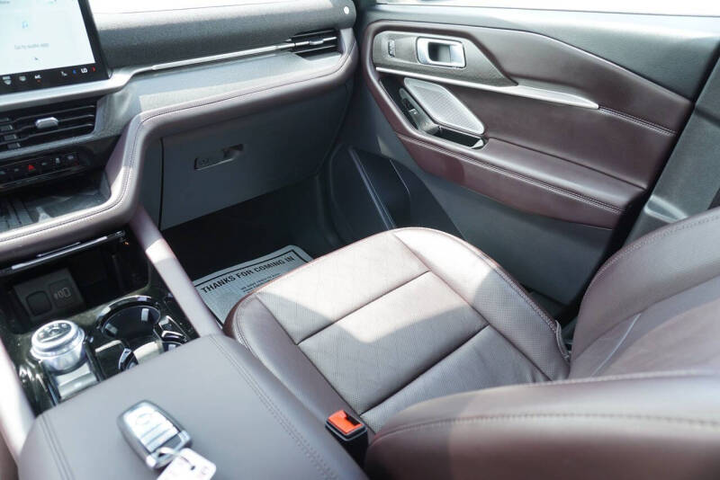 2025 Ford Explorer Platinum