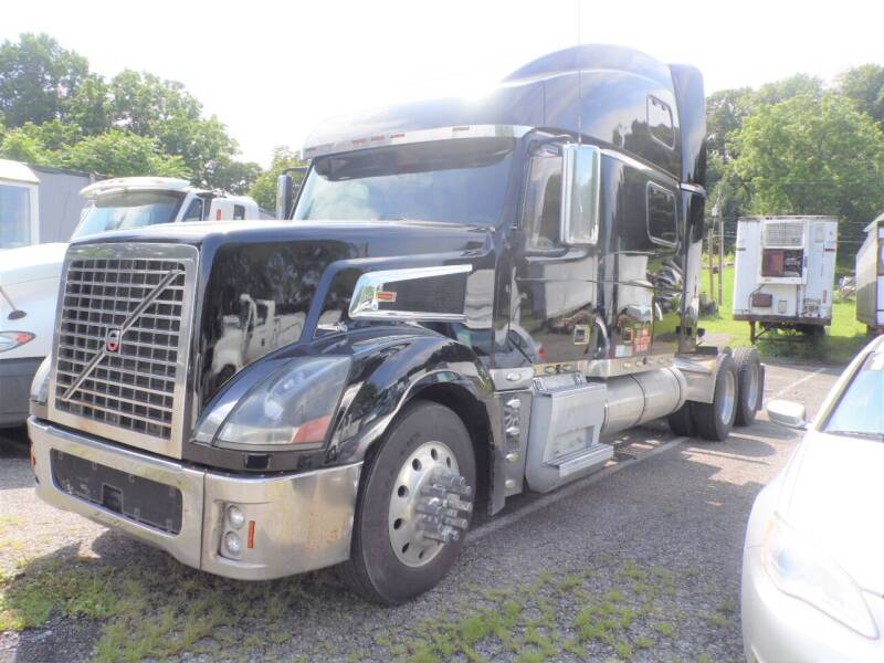 2006 Volvo VNL880 for sale at Recovery Team USA in Slatington PA