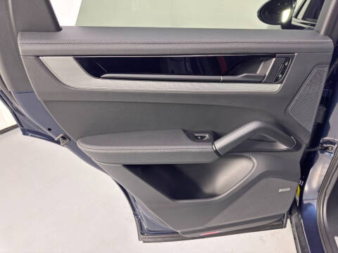 2025 Porsche Cayenne S