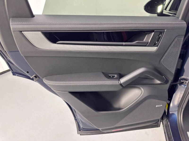 2025 Porsche Cayenne S