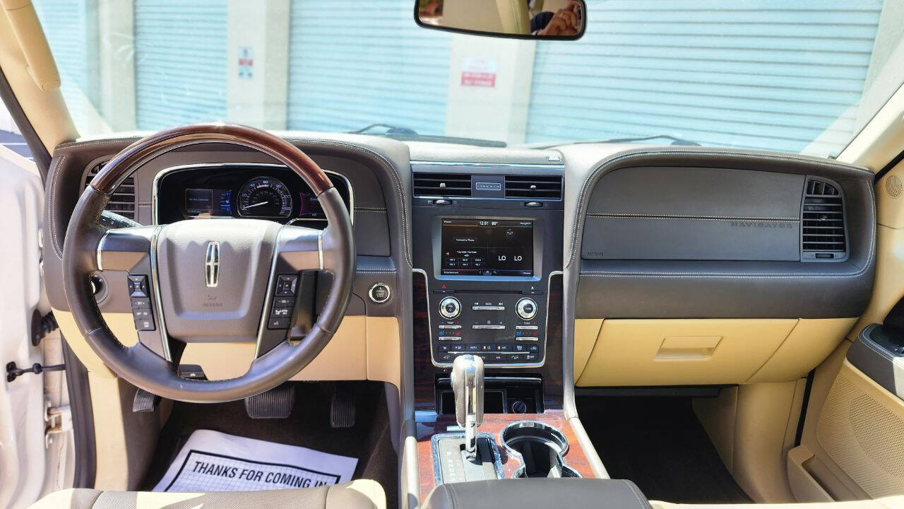 2015 Lincoln Navigator  - $20,900