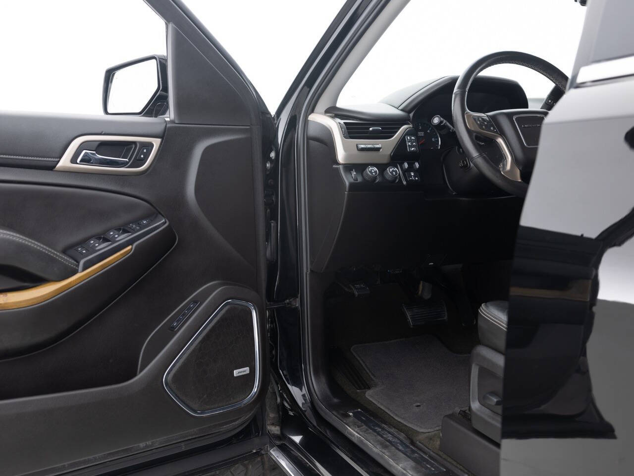 Used Car 2017 Gmc Yukon Xl  Denali 4x4 4dr Suv For Sale Under $30,000 In Coal City, Illinois