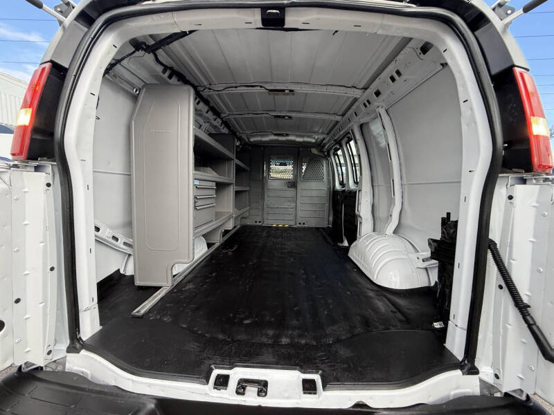 2022 GMC Savana 2500