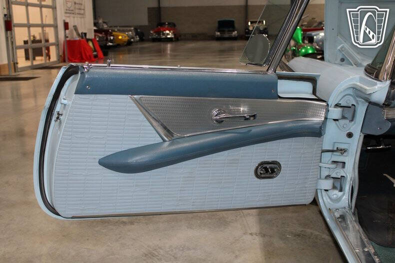 1957 Ford Thunderbird