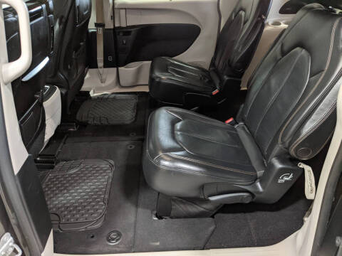 2017 Chrysler Pacifica Touring-L Plus