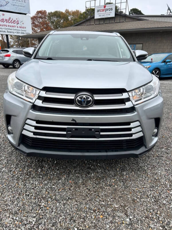 2019 Toyota Highlander XLE photo 2