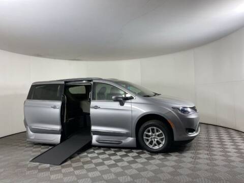2020 Chrysler Pacifica for sale at AMS Vans in Tucker GA