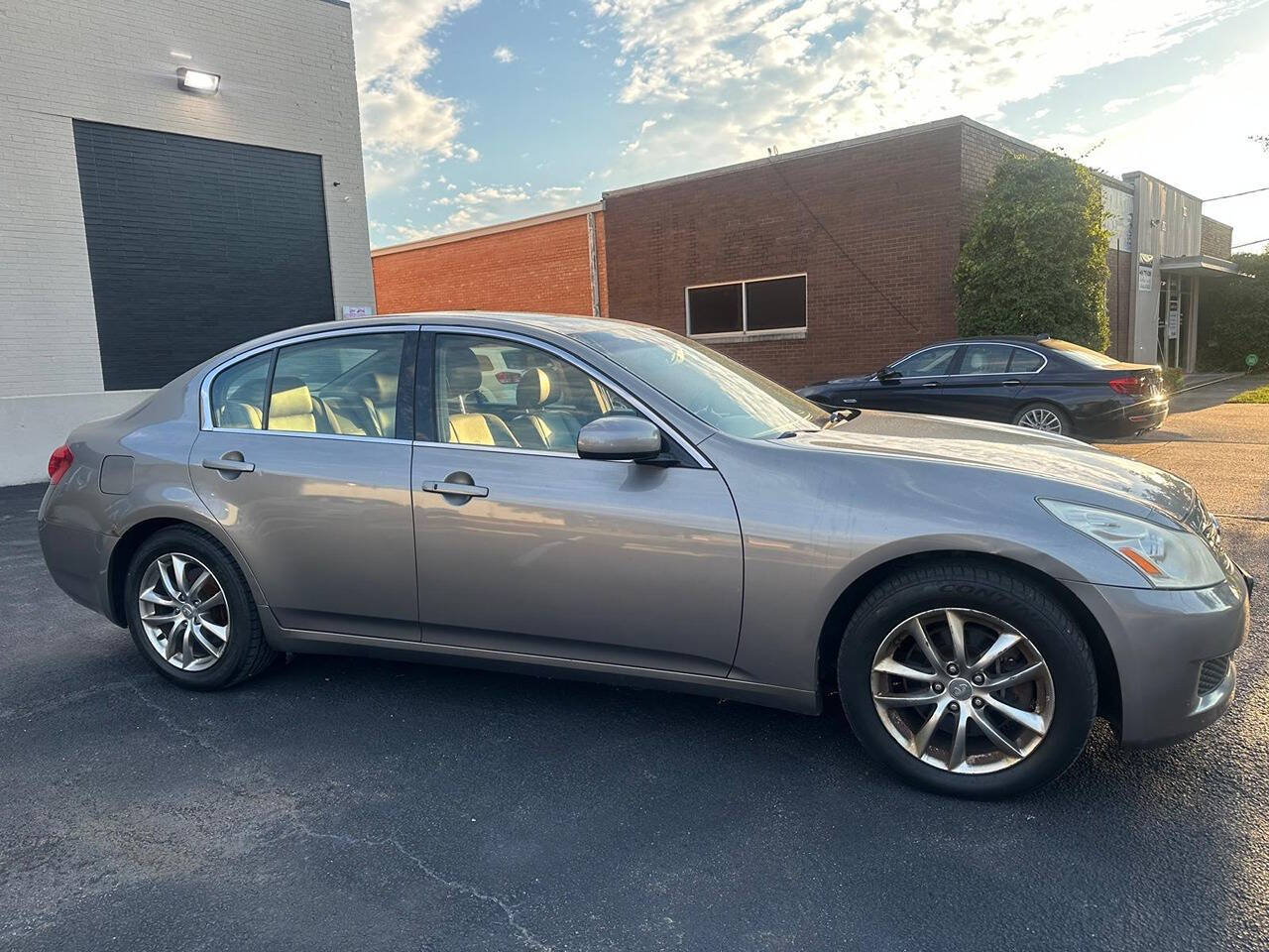 2008 INFINITI G35 for sale at Sarenco Auto Inc in Dallas, TX