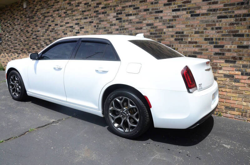 2016 Chrysler 300 S