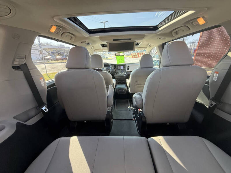 2020 Toyota Sienna XLE Premium 7-Passenger