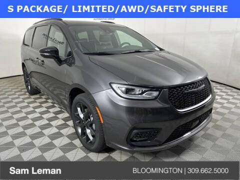 2023 Chrysler Pacifica for sale at Sam Leman CDJR Bloomington in Bloomington IL