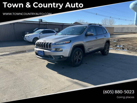 2016 Jeep Cherokee for sale at Town & Country Auto in Watertown SD