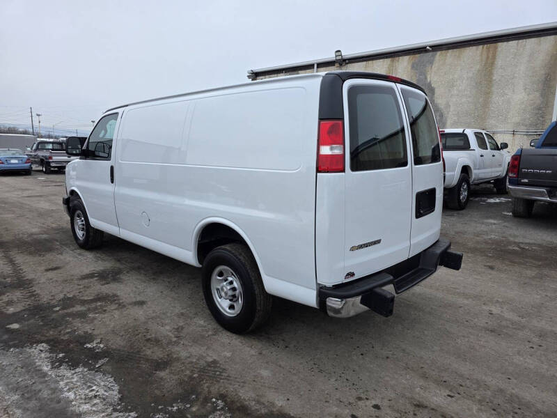 2023 Chevrolet Express 2500