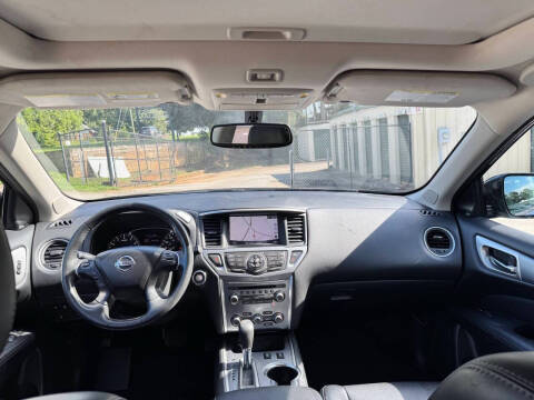 2017 Nissan Pathfinder SL