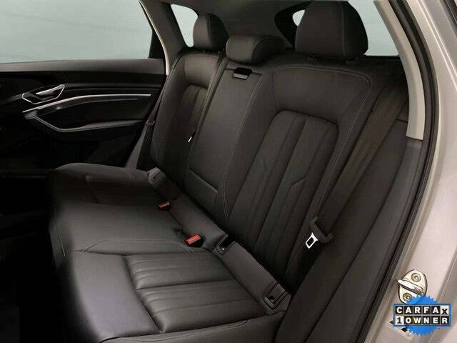 2023 Audi e-tron quattro Premium Plus